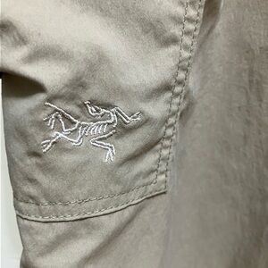 Arc’teryx parapet capri pant beige/tan size 6